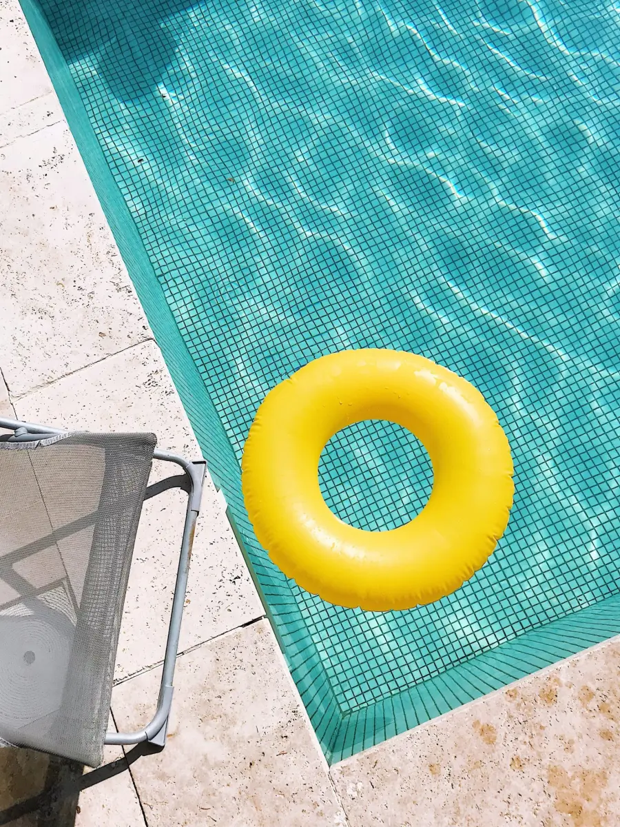 I migliori strumenti per tenere una piscina pulita e sicura
