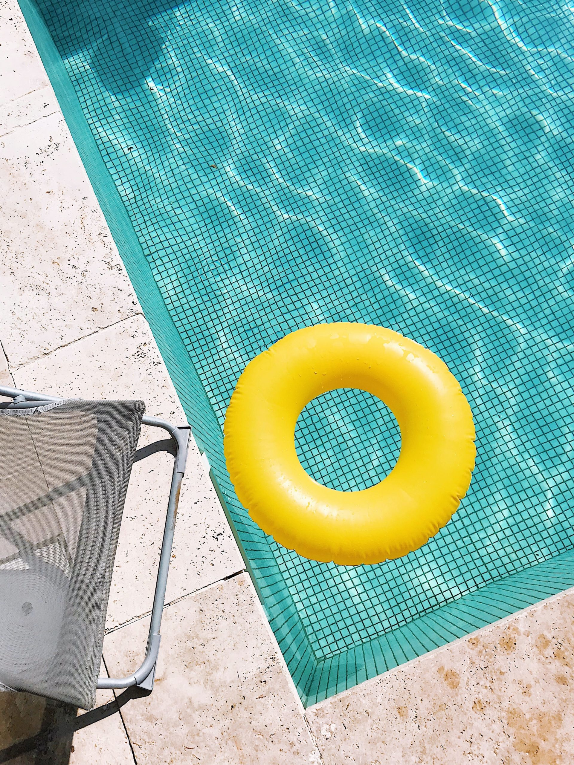 I migliori strumenti per tenere una piscina pulita e sicura